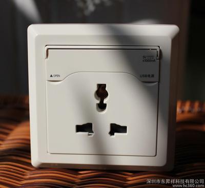 新奇特USB充電墻壁插座 為現(xiàn)代生活充電的智能選擇